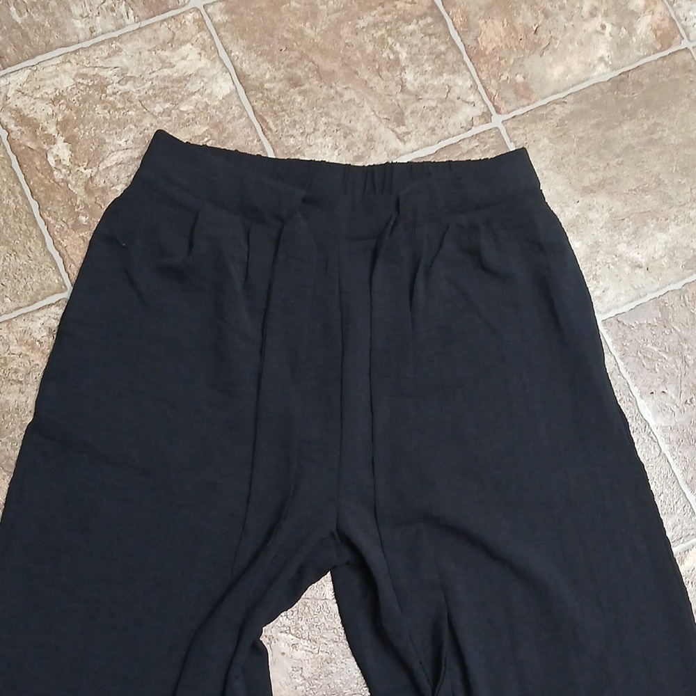 NWT Carnacilia Wide Leg Black Pull On Tie-Waist Pants - Picture 2 of 5